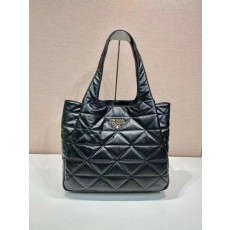 프라다 23ss 로고 패디드 퀼팅 나파 라지 토트백 1BG499 39x34x16cm