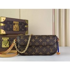 루이비통 23FW 월릿 온 체인 아이비백 M81911 23.5x12x4.3cm