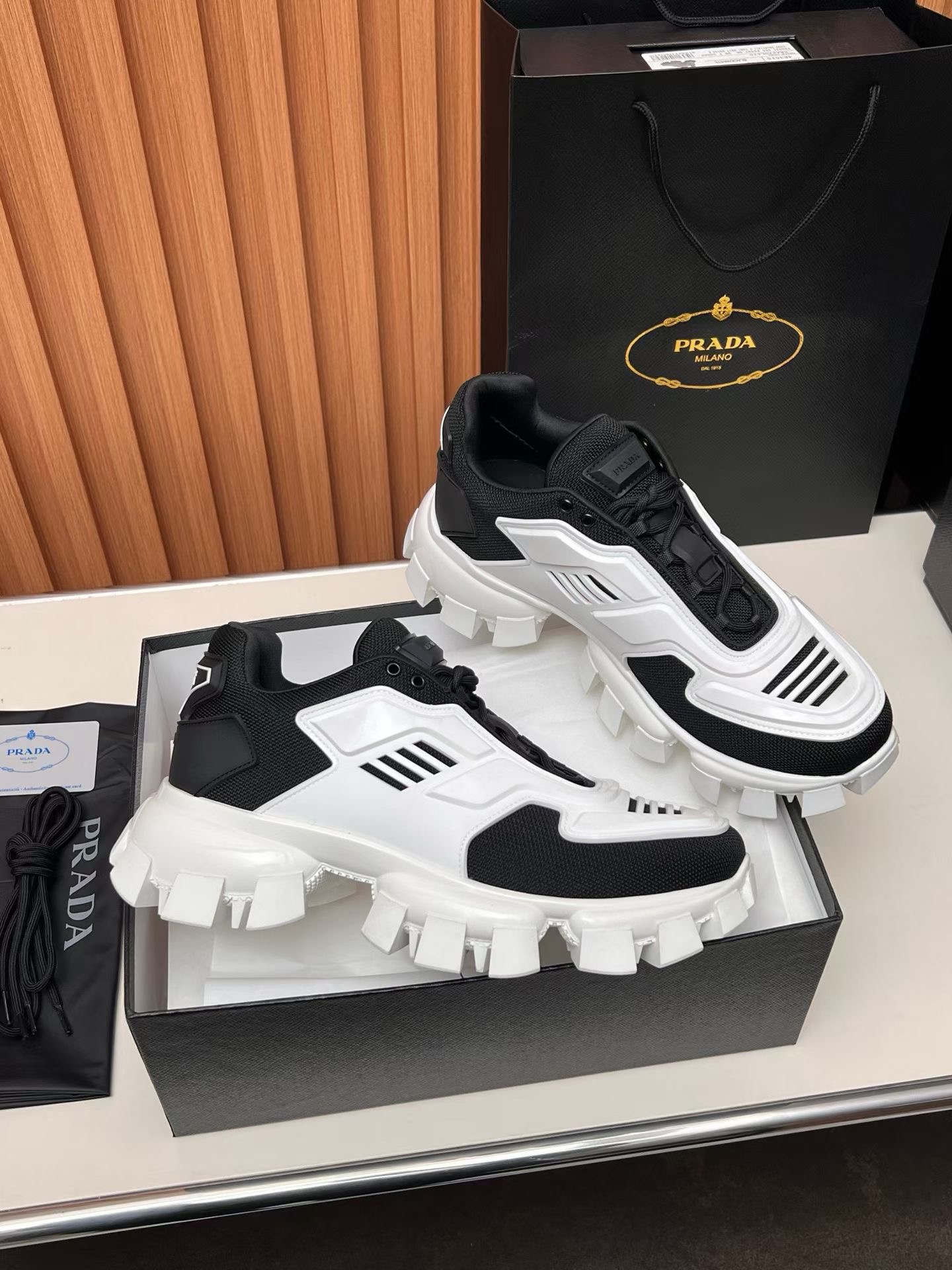 프라다 남녀 스니커즈 35-45