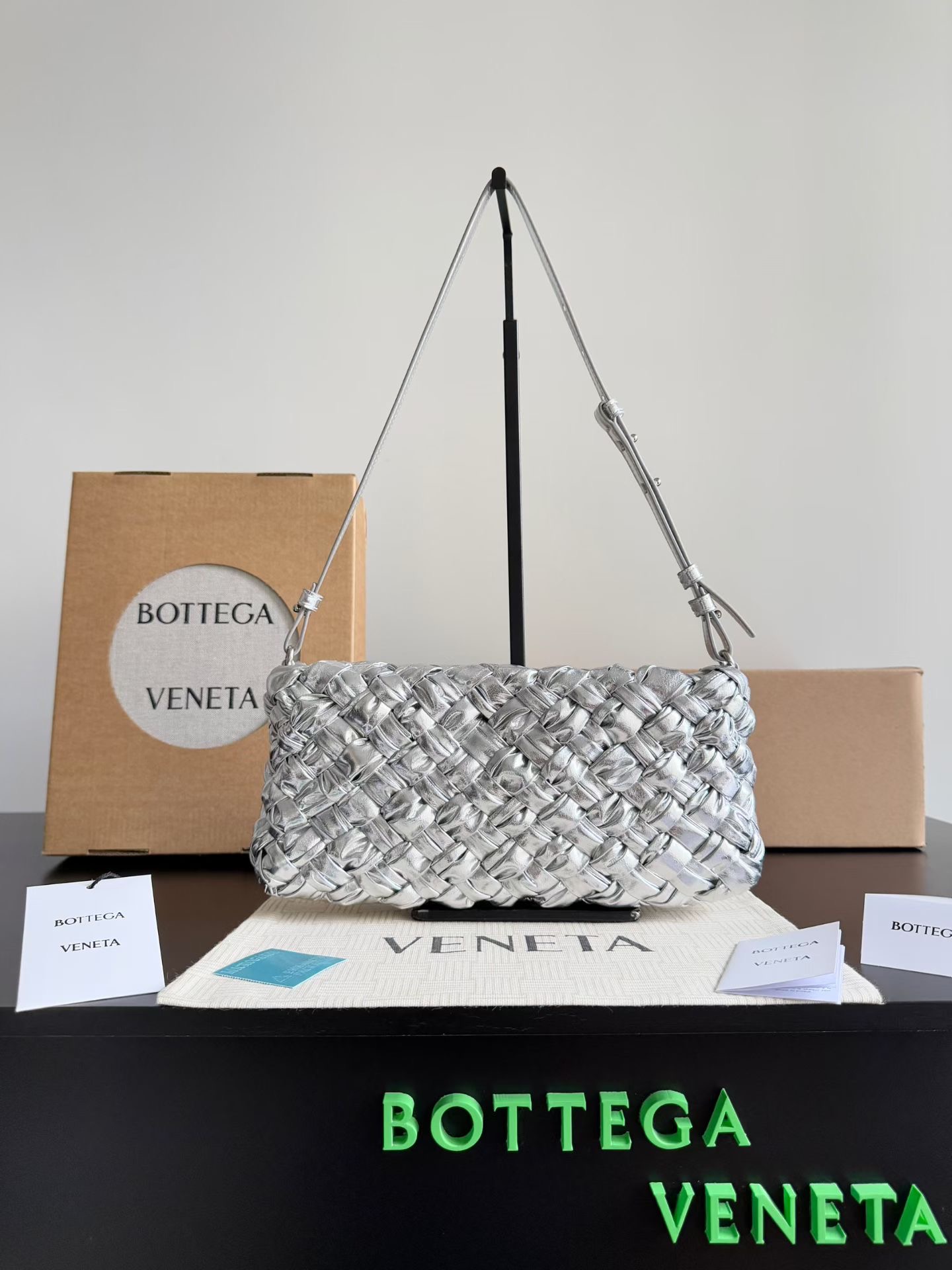 보테가베네타 카리메로 차차 28.5x15x6cm