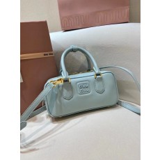 미우미우 22x10.5x7.5cm