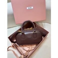 미우미우 22x10.5x7.5cm